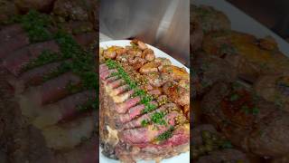 Thumbnail for Steak with peppercorn sauce and crispy smashed potatoes 🥩🤝🏽 #Shorts | Notorious Foodie