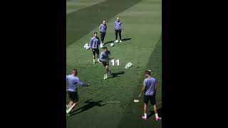 Thumbnail for Real Madrid Play One Touch Football 🤯🤯 | Hoanftbl