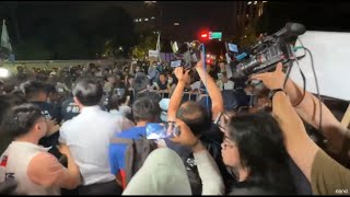 Thumbnail for 辦藍不辦綠?人民怒火忍不住了 夜間再度大集結 | FONG.溏風報