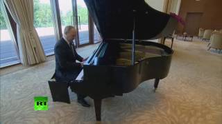 Thumbnail for Putin plays remove kebab theme on piano | Bogdan Živković